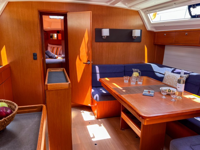 Louez un Bavaria Cruiser 46 à Vlychó