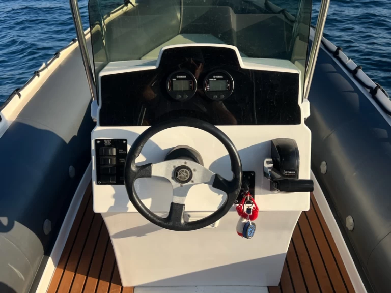 Louez un Joker Boat Master à Empuriabrava