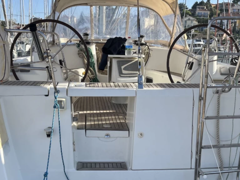 Bénéteau Oceanis 50 a louer à Hyères