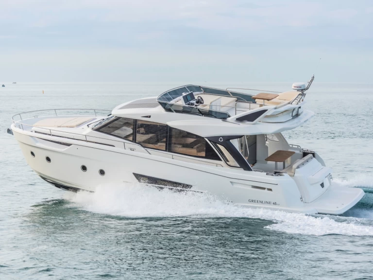 Louer Yacht avec ou sans skipper Greenline à Setúbal