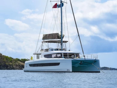 Alquiler de barcos Antibes barato de Catana 48