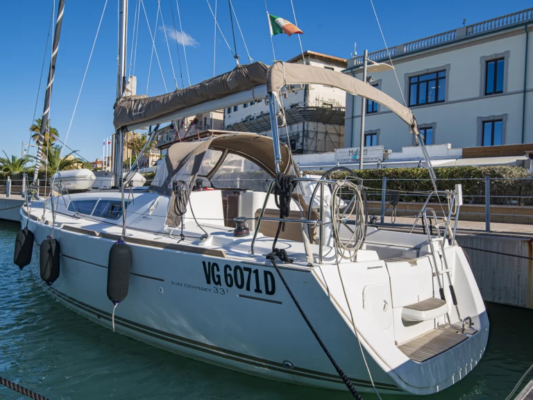 Location Voilier à San Vincenzo - Jeanneau Sun Odyssey 33i