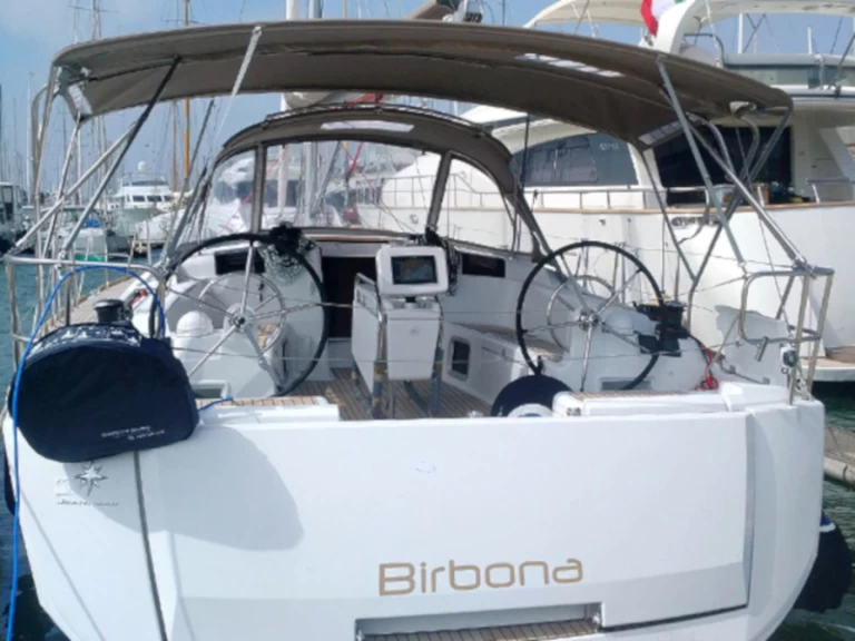 Location bateau San Vincenzo pas cher Sun Odyssey 449
