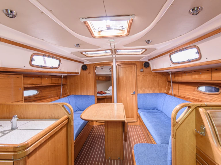 Bavaria Cruiser 37 a louer à San Vincenzo