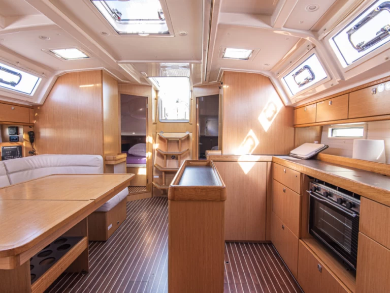 Location à San Vincenzo - Bavaria Cruiser 46 sur SamBoat