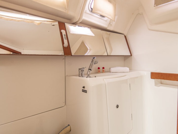 Location à San Vincenzo - Bénéteau Oceanis 34 sur SamBoat