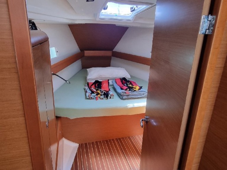Location à San Vincenzo - Jeanneau Sun Odyssey 419 sur SamBoat
