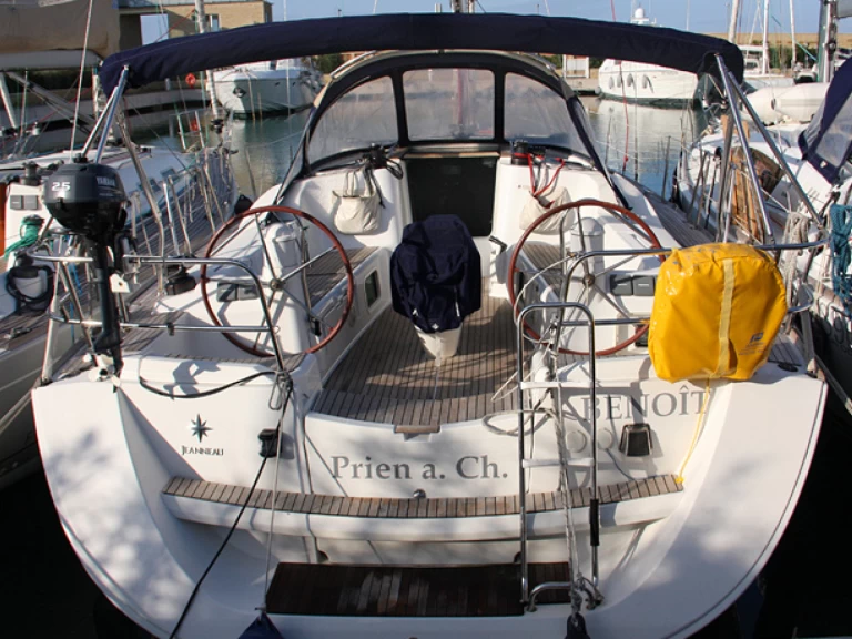 Location bateau San Vincenzo pas cher Sun Odyssey 42i