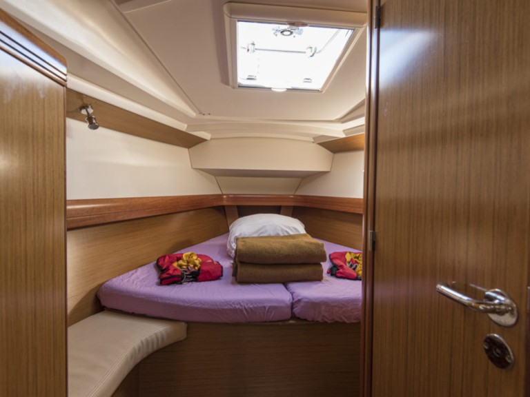 Louer Voilier avec ou sans skipper Jeanneau à San Vincenzo