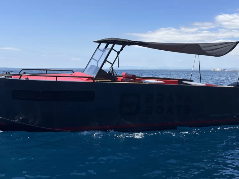Location Bateau à moteur BravaBoats avec permis