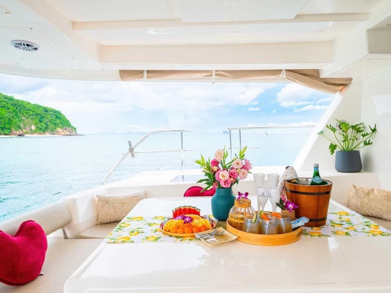 Louer Catamaran avec ou sans skipper Leopard à Ao Chalong