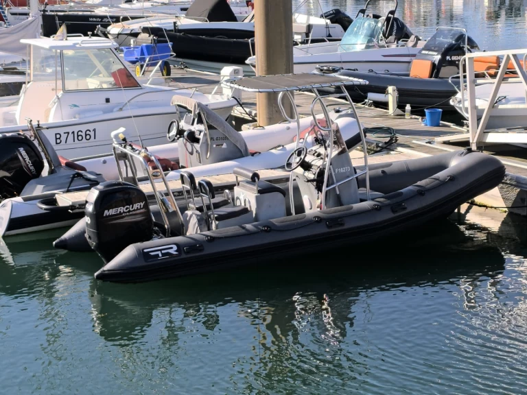 Location bateau Trébeurden pas cher 3D TENDER 580