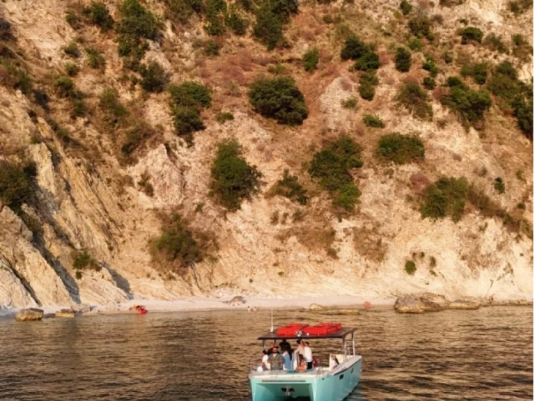 Louez un Aliboats DI BERNARDINI ALESSANDRO à Himarë