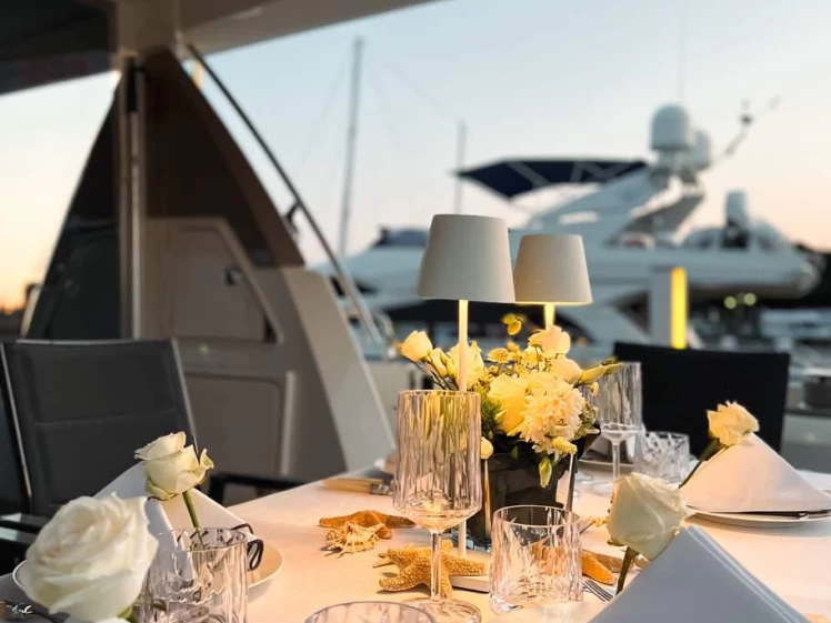 Louer Yacht avec ou sans skipper Prestige à Côte d'Azur