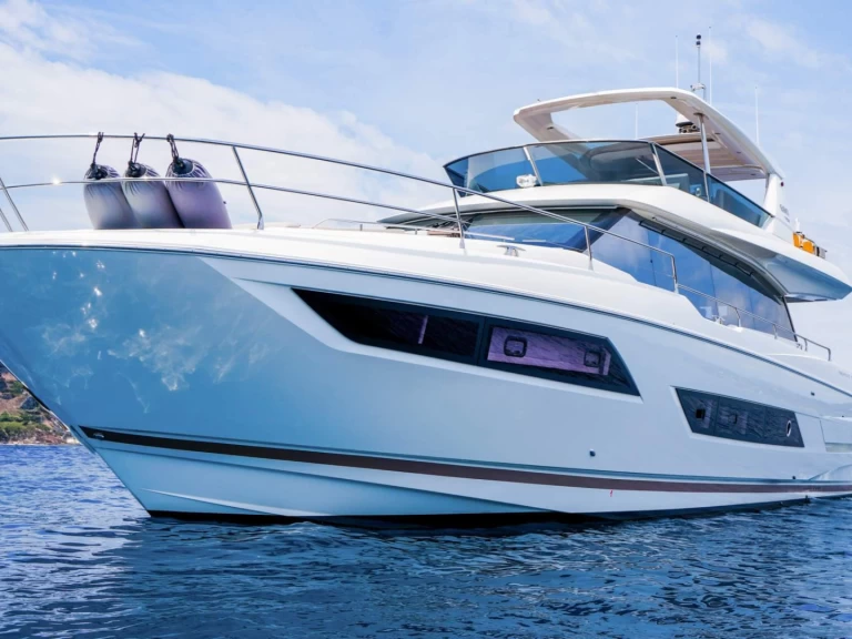 Location bateau Côte d'Azur pas cher 680S