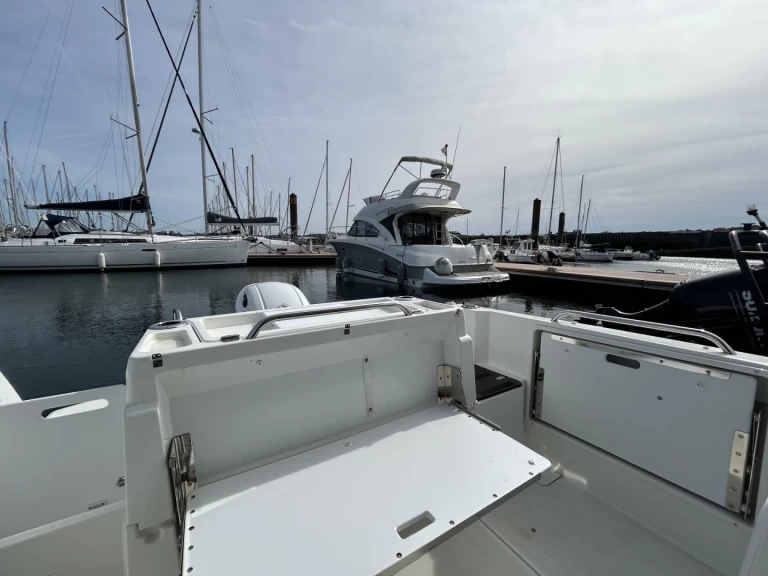 Louer Bateau à moteur avec ou sans skipper Bénéteau à Brest
