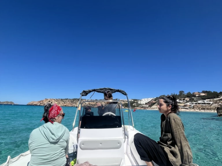 Location Bateau à moteur Selva avec permis