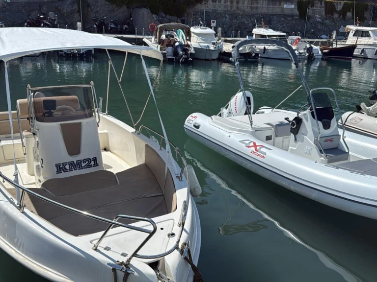 Bateau à moteur à louer à Celle Ligure au meilleur prix