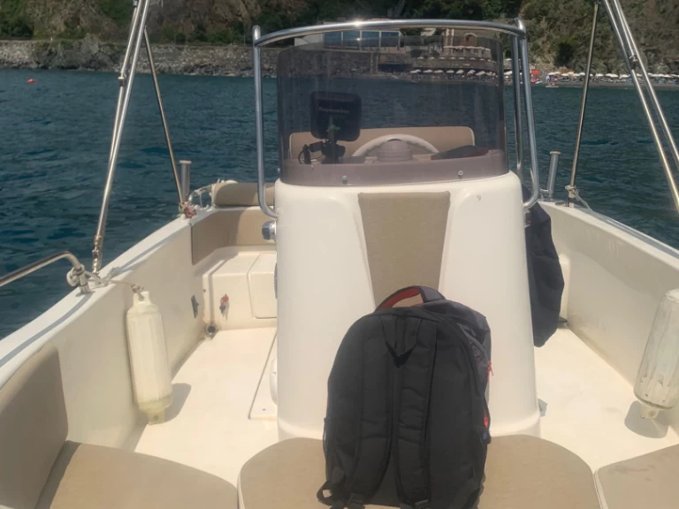 Location bateau Celle Ligure pas cher Winnebago 