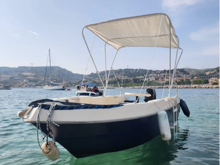 Location Bateau à moteur à Marseille - Prusa Marine Prusa 450