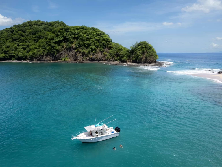 Bateau à moteur à louer à Bahía Culebra au meilleur prix
