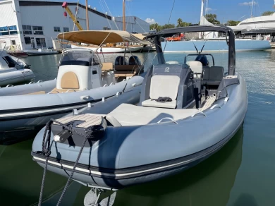Boat rental Zodiac Medline 7.5 in Port Grimaud on Samboat