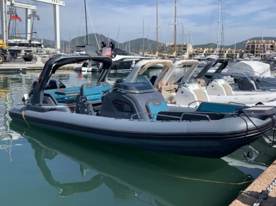 Rent a Zodiac Medline 9 Port Grimaud