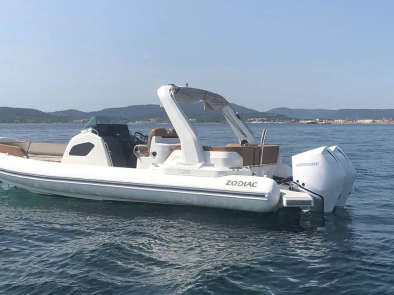 Location bateau Zodiac Medline 9 à Port Grimaud sur Samboat