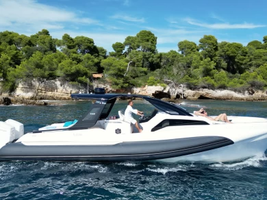 Noleggio Gommone Zar con patente nautica