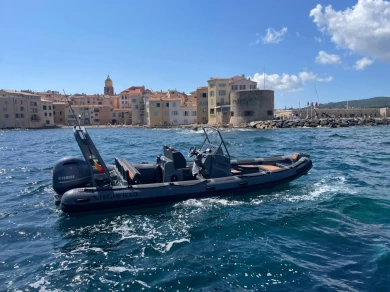 Noleggiare una Highfield HIGHFIELD 700 a Port Grimaud