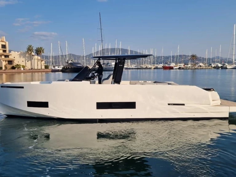 Louer Yacht avec ou sans skipper DE ANTONIO Yachts à Port Grimaud
