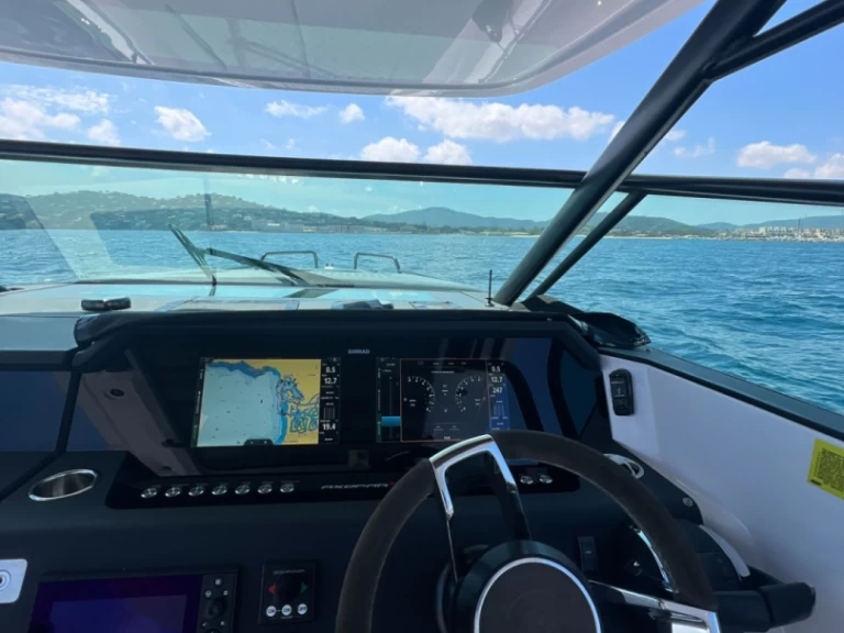 Louez un Axopar Axopar 37 Sun-Top à Port Grimaud