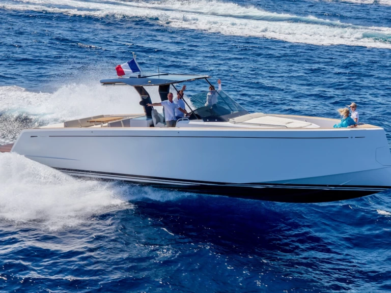 Location à Port Grimaud - Pardo Yachts Pardo 43 sur SamBoat