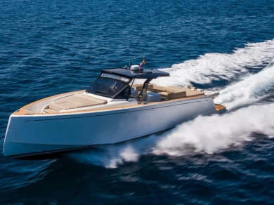 Yacht di lusso a noleggio a Cogolin al miglior prezzo