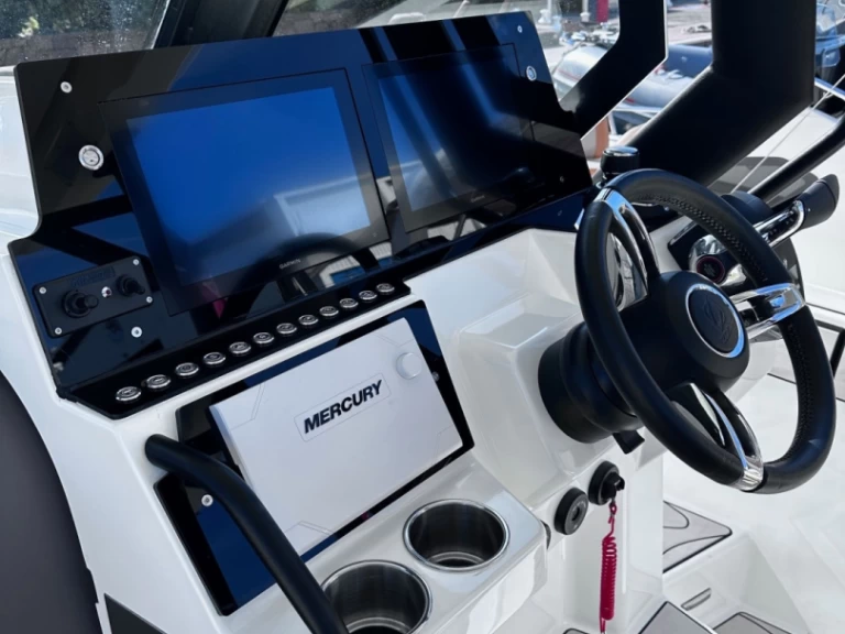 Louer Semi-rigide avec ou sans skipper Zodiac à Cogolin