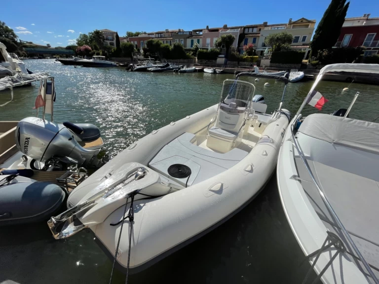 Location Semi-rigide Bwa avec permis