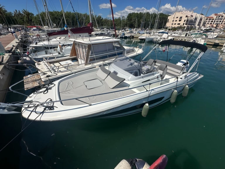 Bateau à moteur à louer à Cogolin au meilleur prix