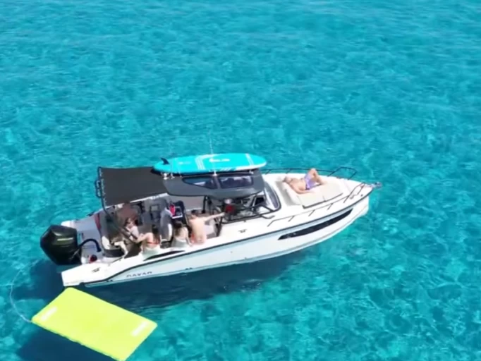 Louer Bateau à moteur avec ou sans skipper Navan à Cannes