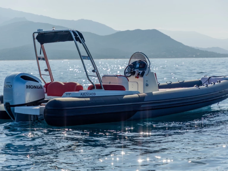 Louer Semi-rigide avec ou sans skipper Fanale marine  à Porto Pollo