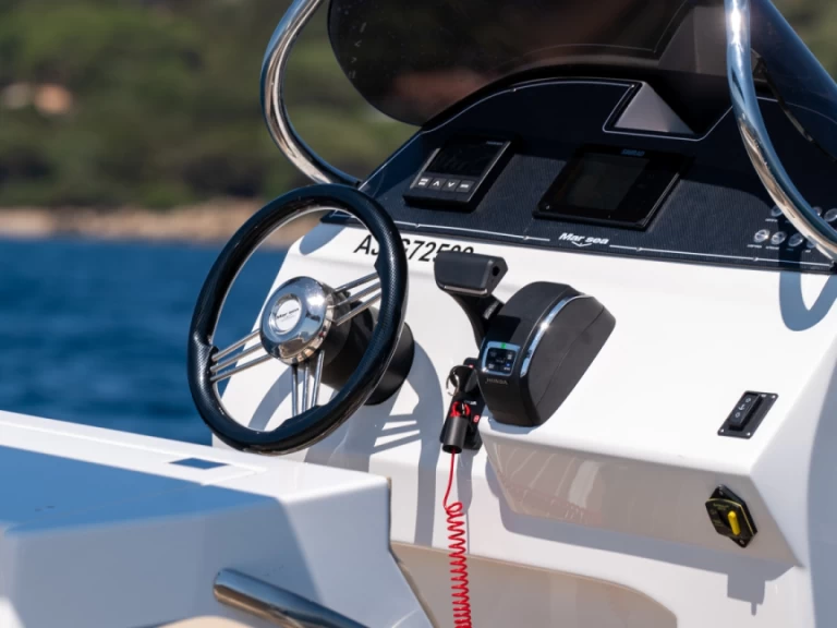 Location Semi-rigide Marsea avec permis