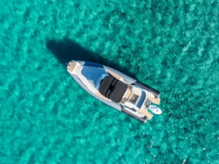 Louer Semi-rigide avec ou sans skipper Fanale marine  à Porto Pollo