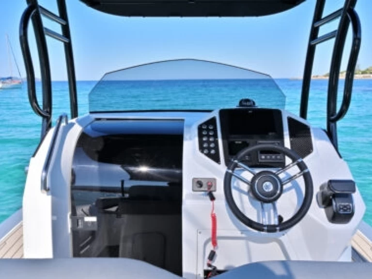 Semi-rigide à louer à Porto Pollo au meilleur prix