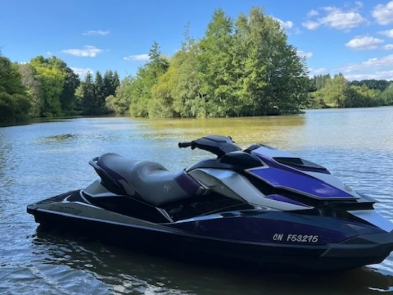 Location bateau Sea-Doo GTI 130 à Bénodet sur Samboat