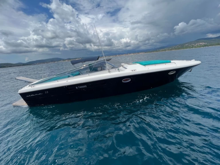 Location bateau Itama 38 à Port Grimaud sur Samboat