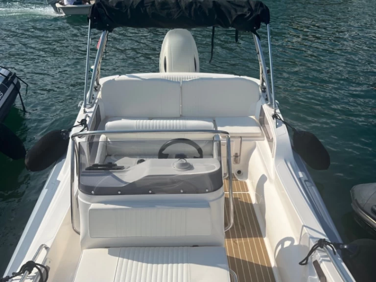 Louer Semi-rigide avec ou sans skipper Zar à Port Grimaud