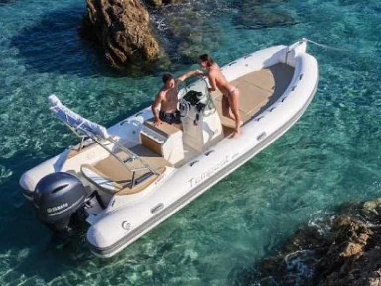Capelli Tempest 650 a louer à Port Grimaud