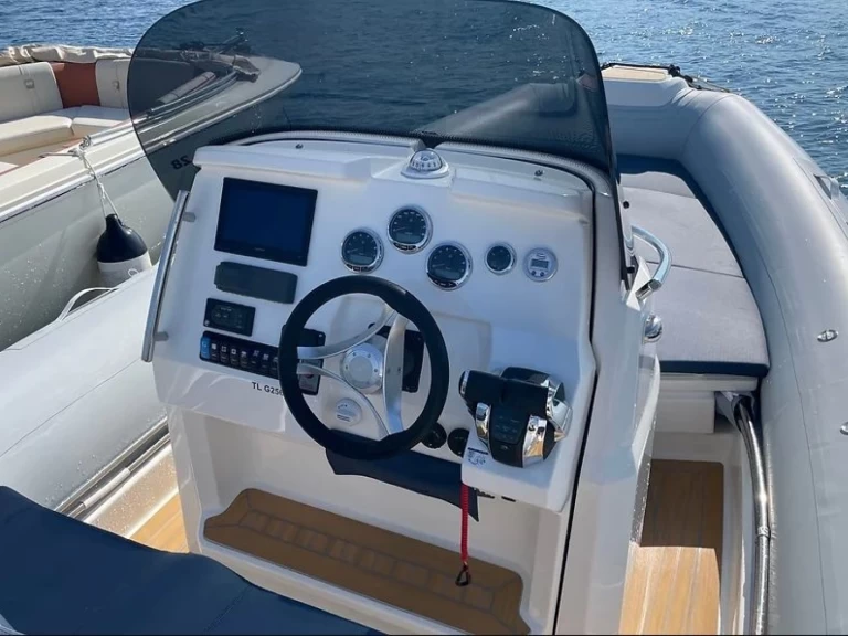 Location Semi-rigide Joker Boat avec permis