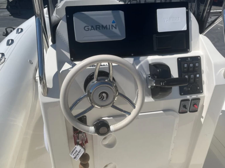 Location bateau Capelli CAPELLI 700 TEMPEST OPEN à Port Grimaud sur Samboat
