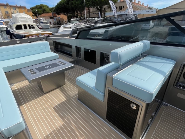 Location bateau VanDutch VanDutch 40 à Port Grimaud sur Samboat