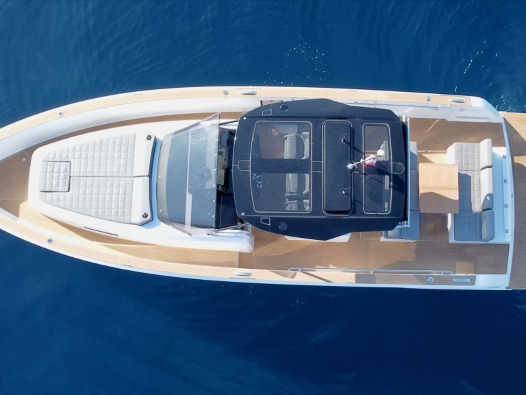 Location Bateau à moteur Pardo Yachts avec permis
